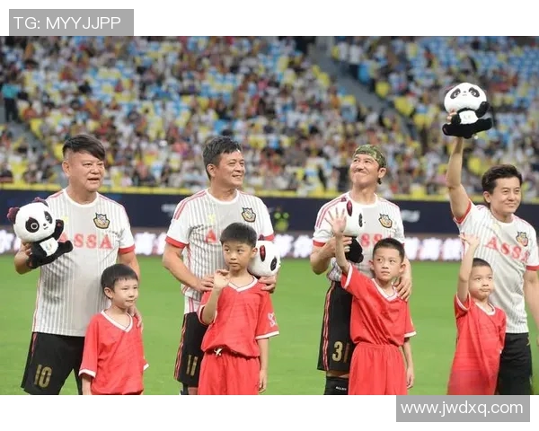 200年足球历史回顾与明星球员排名揭晓的精彩瞬间 200年足球历史回顾与明星球员排名揭晓的精彩瞬间