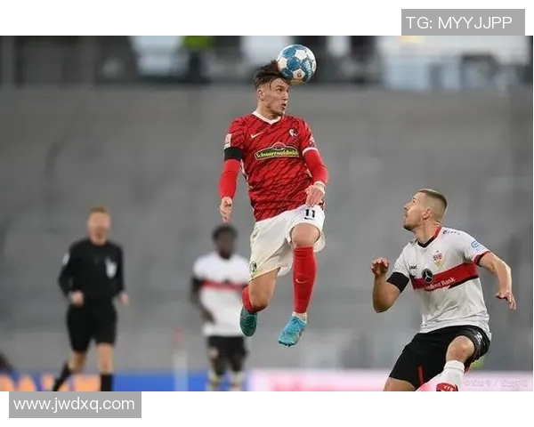 深圳足球队在杯赛中的灵活性展现与战术调整分析